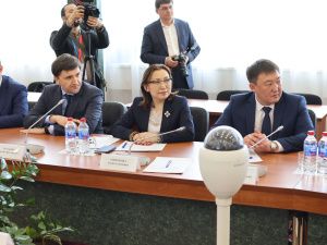 Глава Якутии рассмотрел вопросы строительства Новоленской ТЭС