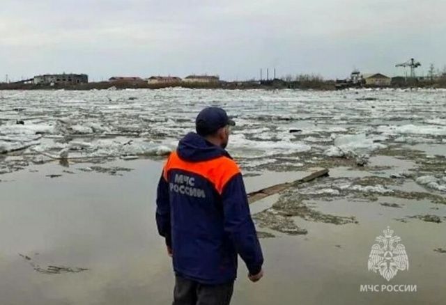Колымский ледоход застыл на месте