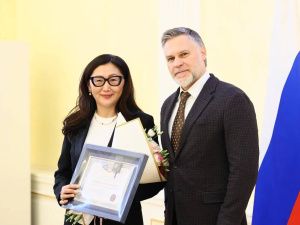 Кирилл Бычков вручил государственные награды лучшим юристам Якутии