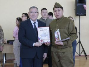 Федерация профсоюзов Якутии организовала смотр строевой подготовки среди работающей молодежи