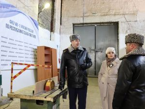 Постельное бельё, мебель и шкафчики с электронными замками: что производят в колонии № 1 в Якутске