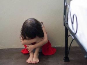 Житель Якутии надругался над своей 4-летней дочерью: и снимал на телефон