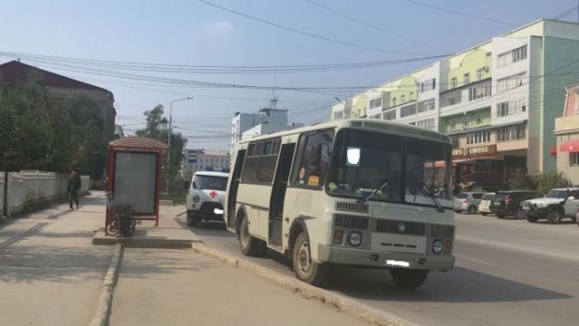 В Якутске пенсионерка получила травму в салоне автобуса