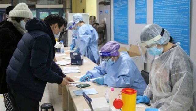 У пятерых пассажиров, прилетевших этим утром в Якутск, положительный результат теста на коронавирус