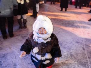 В Якутске зажглась новогодняя елка. До Нового года осталось 30 дней
