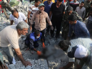 Школа была разбомблена средь бела дня. погибли 153 человека