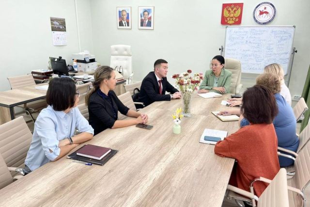 Герой России Игорь Юргин начал стажировку в Минтруде Якутии