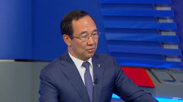 Айсен Николаев поговорил с матерью героя-танкиста