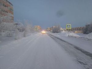 В Удачном неизвестный водитель сбил 7-летнюю девочку на пешеходном переходе и скрылся с места ДТП