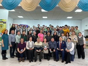 Школьники выпустили книгу о работниках сельского хозяйства села Улахан-Ан