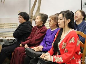 Якутские мастерицы воссоздали по фотографии роскошные наряды знатных дам начала XX века