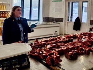 На рынках Нерюнгри продавали мясную продукцию без документации: Оштрафованы должностные лица