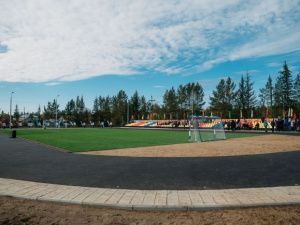 Айсен Николаев открыл новый стадион в селе Арылах Мирнинского района