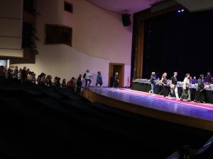 Якутяне нескончаемым потоком идут проститься с Михаилом Николаевым