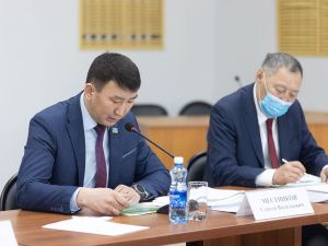 Айсен Николаев высоко оценил подготовку к юбилейному Ысыаху Олонхо в Верхневилюйске