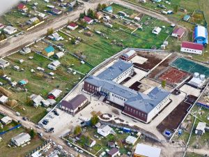 Глава Якутии принял участие в открытии новой школы в Кобяйском районе