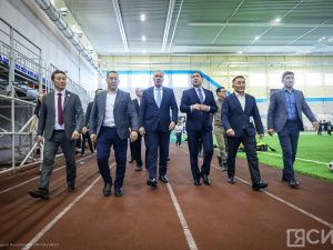 Президент Олимпийского комитета России осмотрел ход возведения скалодрома в Якутске