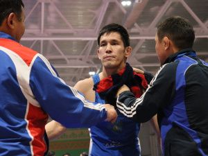 В Усть-Алданском районе дали старт чемпионату Якутии по вольной борьбе памяти Николая Тарского