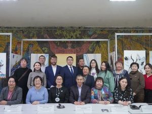 18 января в ДДН им. А.Е. Кулаковского открылась выставка картин, очищающих воздух