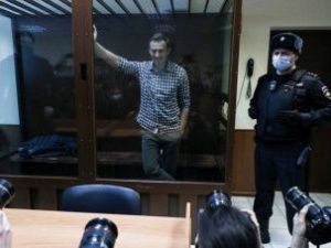 Суд оштрафовал Навального на 850 тысяч рублей по делу о клевете на ветерана