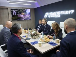 Делегация АО «АК «ЖДЯ» приняла участие в Международной промышленной выставке «Иннопром-2025»