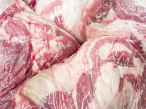 В Нюрбинском районе родственник украл у женщины два мешка говядины на 17 тысяч рублей