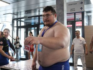 «Мясорубка» ветеранов и главное противостояние. В Бишкеке стартует чемпионат мира по мас-рестлингу