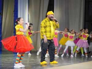 Каждый номер «Сырдык сүүрээн» - отдельный спектакль