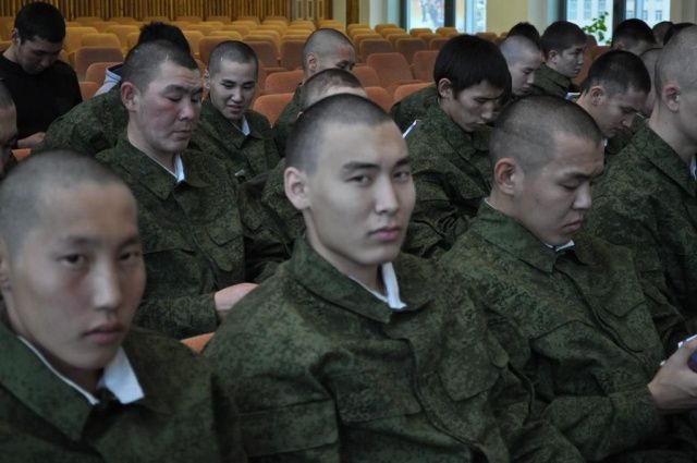 Из Якутии отправятся служить более тысячи призывников