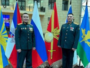 Глава Якутии поздравил  Героев России Игоря Юргина и Николая Соболева с вручением медалей «Золотая Звезда»