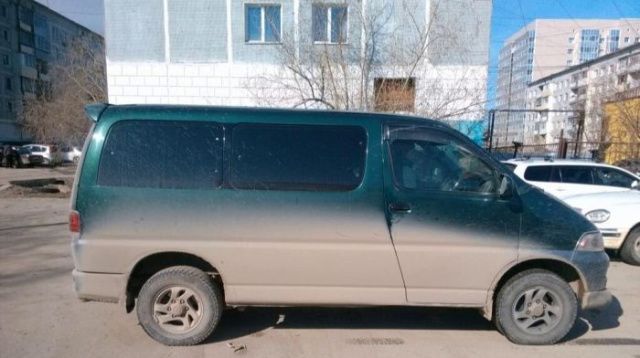 В Якутске в дворе дома автоледи наехала на ребенка