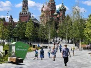 В Москве начался новый этап отмены ограничений: открываются школы, парки, развлекательные центры