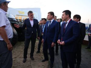 ВЭФ-2023: Министр РФ по развитию Дальнего Востока Алексей Чекунков высоко оценил павильон Якутии на форуме