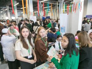 Более 1200 человек получили предложения от работодателей на  Всероссийской ярмарке трудоустройства «Работа России. Время возможностей» в Якутии 