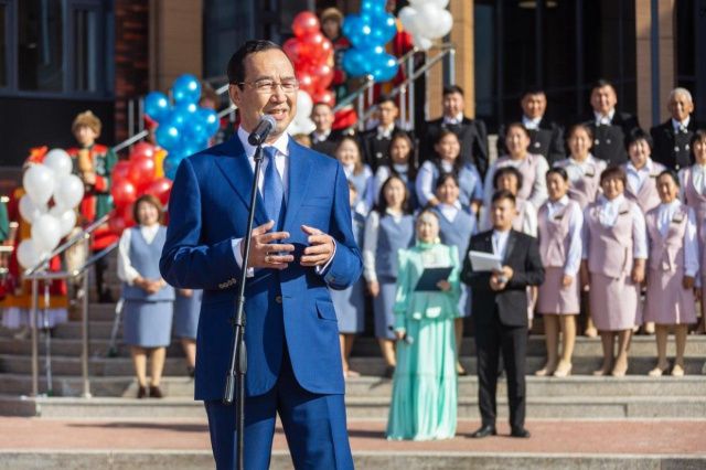 В селе Октёмцы Хангаласского улуса введено новое здание школы им. П.И. Шадрина