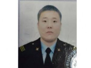 Решается судьба сбежавшего с оружием полицейского