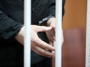 В Нюрбе двое ранее судимых мужчин изнасиловали девушку