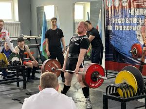 Более 30 атлетов участвовали в кубке республики по становой тяге