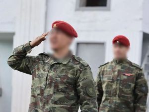 Сотрудник отдела специального назначения УФСИН «Белый медведь» удостоен почетного права ношения крапового берета