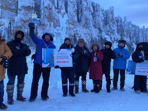 Мастера ледовых скульптур из Якутска стали победителями республиканского фестиваля «Начало побед!»