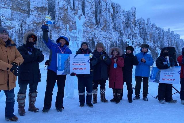 Мастера ледовых скульптур из Якутска стали победителями республиканского фестиваля «Начало побед!»