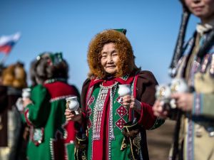 Айсен Николаев дал старт строительству школы-сада в селе Октемцы