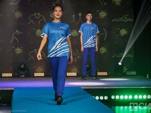 Очертания крыла стерха нанесли на экипировку участников эстафеты огня VIII игр «Дети Азии»