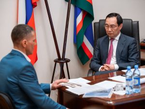 Айсен Николаев провел личный прием граждан