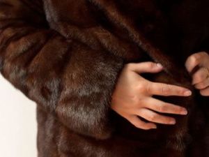 Жителя Якутска обворовала новая знакомая, украв норковую шубу жены