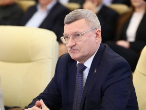 Кирилл Бычков вручил государственные награды лучшим юристам Якутии