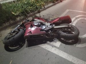 В Якутске при столкновении мотоцикла с автомобилем пострадал человек