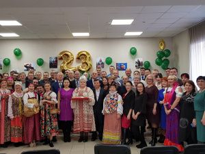 Праздничное настроение мужчины АК «Железные дороги Якутии»  унесли домой