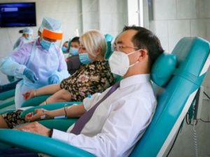 Глава Якутии присоединился к Всемирному дню донора крови