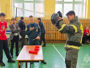 «Всегда готов!»: в Мирном прошла пожарная эстафета школьников